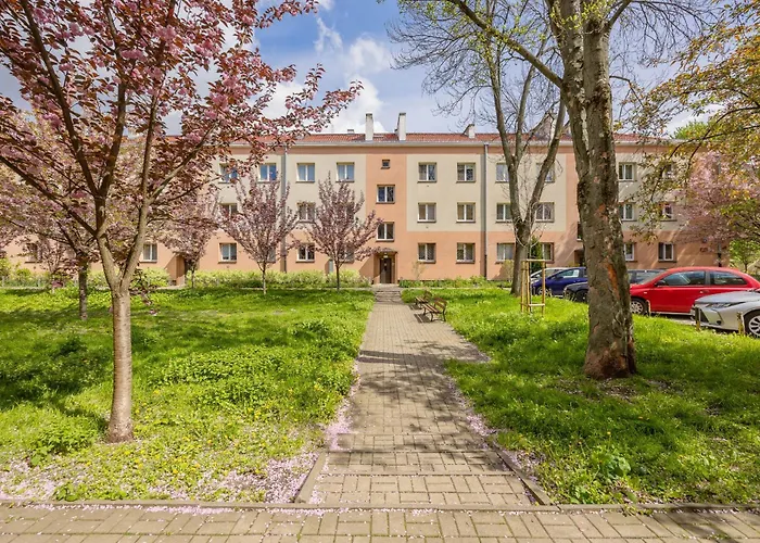 Spacious Apartment For 6 People Near The Old Town By Noclegi Renters