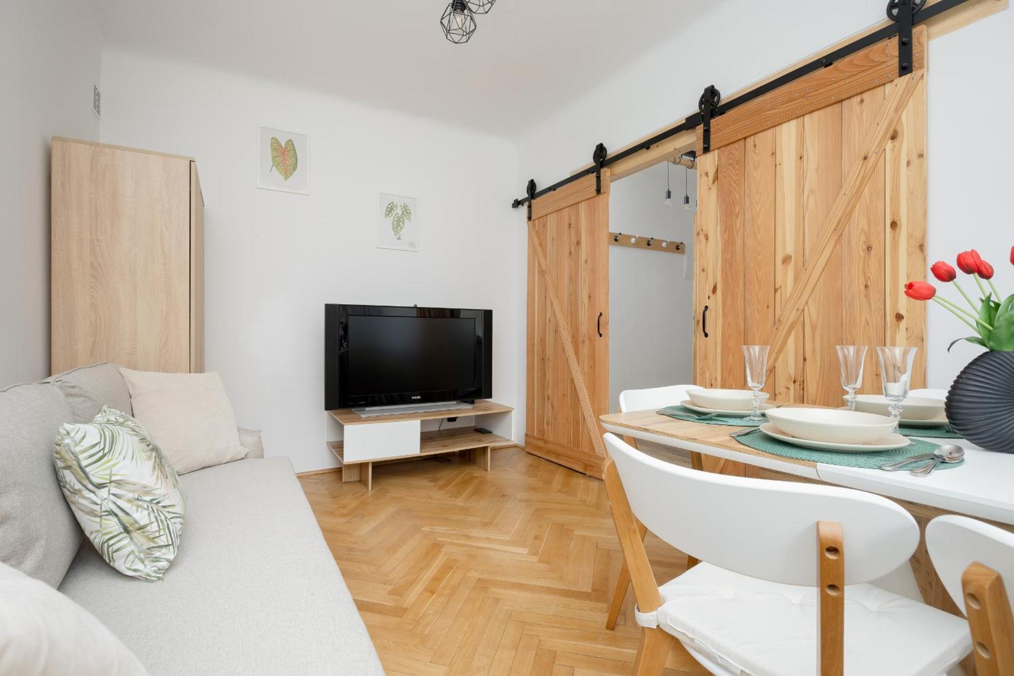 Leilighet Spacious For 6 People Near The Old Town By Renters